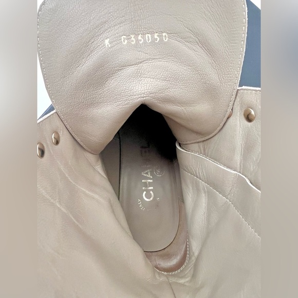 CHANEL | CC Cap Toe Suede Lace Up Short Ankle Boots Block Heel Beige EU 39.5 - Picture 11 of 16